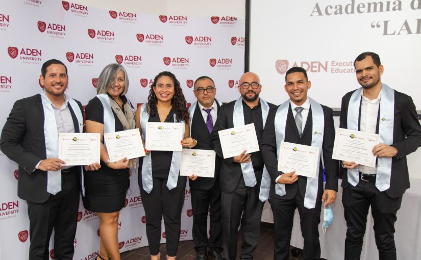 APEX gradúa a la 2da generación de La Academia de Exportadores 2021