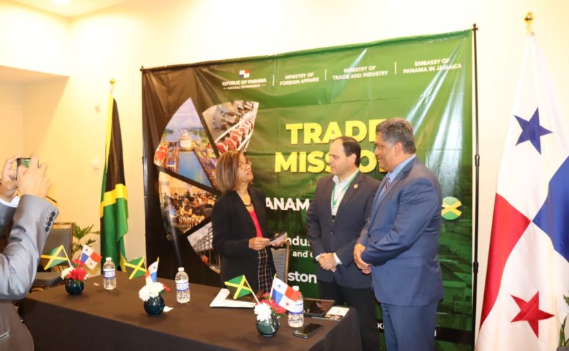 Presidente de APEX participa en Misión Comercial a Jamaica
