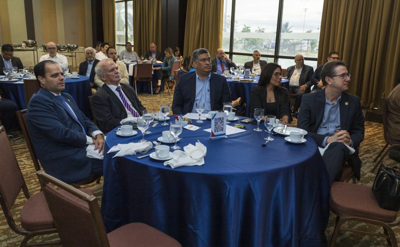 1er Desayuno empresarial de APEX