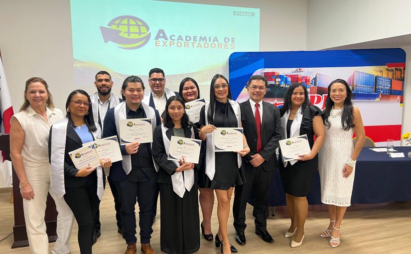 🎓 Celebramos la Graduación de la 5ta Edición de la Academia de Exportadores 2024! 🎉