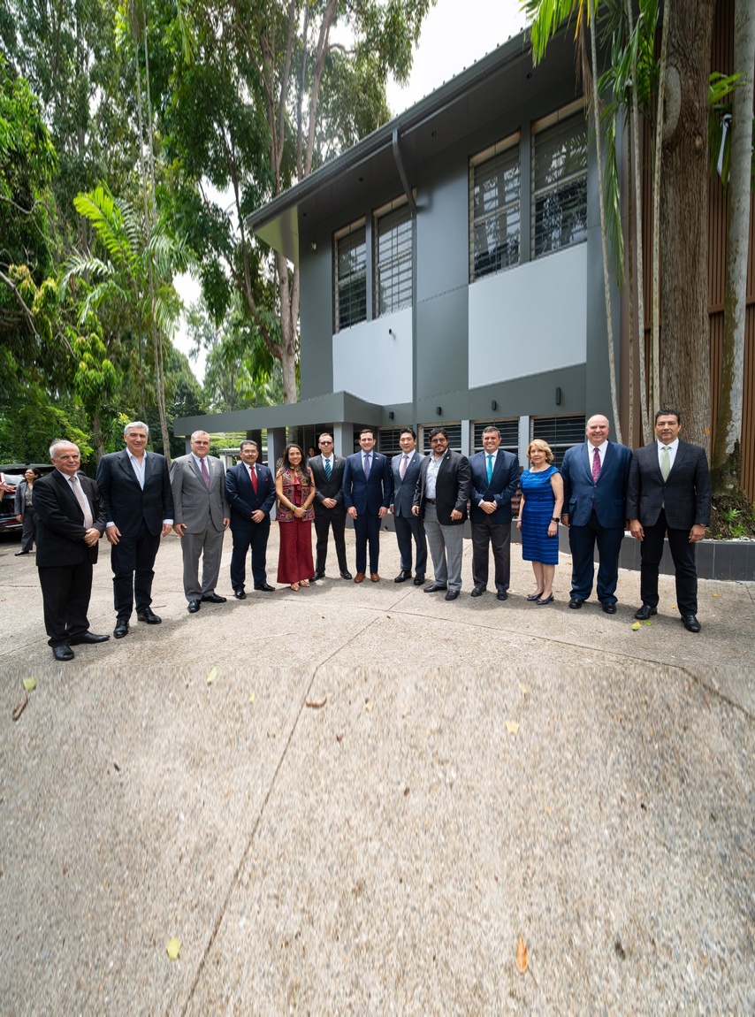 foto_grupal_854x1150_v2